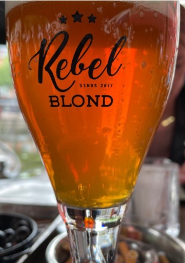 Ребел Блонд