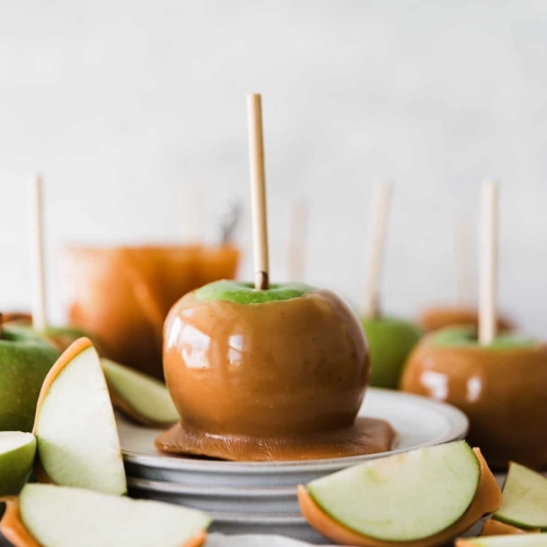 Холд Йор Тонг Энд Сей Эппл