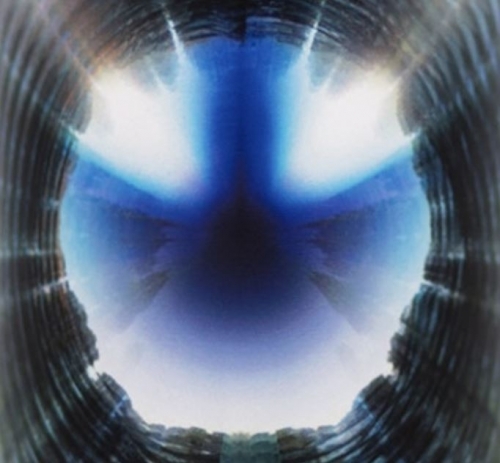 Вен зе Войд Шаутс Бэк Эт Ю