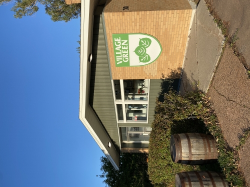 Модерн Бревер'с Виллаге Греен